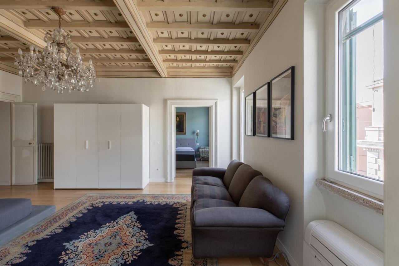 Iflat Amazing Apartment With Terrace In Monti Rome Buitenkant foto